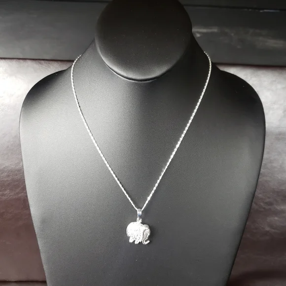 925 sterling silver elephant pendant with zirconia and 925 silver‎ chain